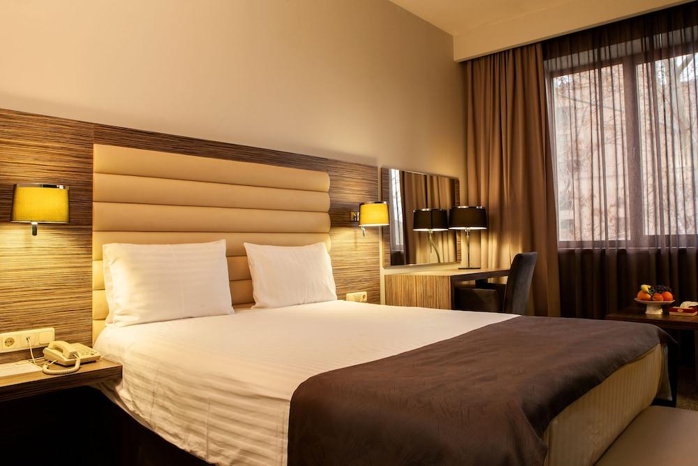 President By Hrazdan Cjsc Hotel