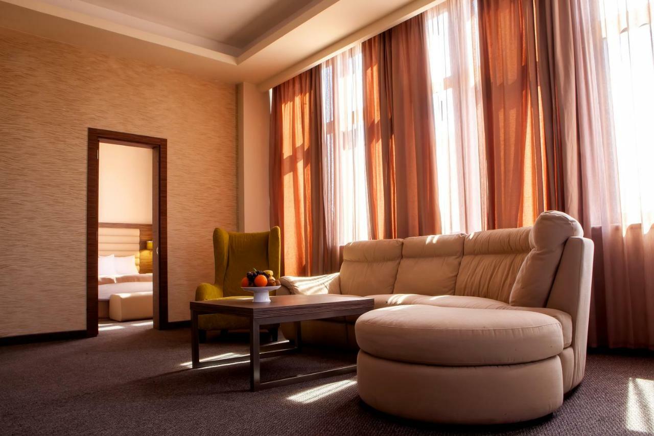 Hotel President By Hrazdan Cjsc